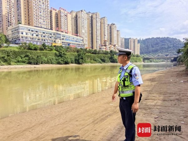 百家乐2026世界杯中国官方下载 16年间四度涉险救东谈主！如若有下次？他想了一秒：照旧会去｜看见正能量